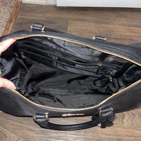 Michael Kors Travel Bag - Picture 4 of 5